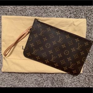 Louis Vuitton Neverfull MM Pochette